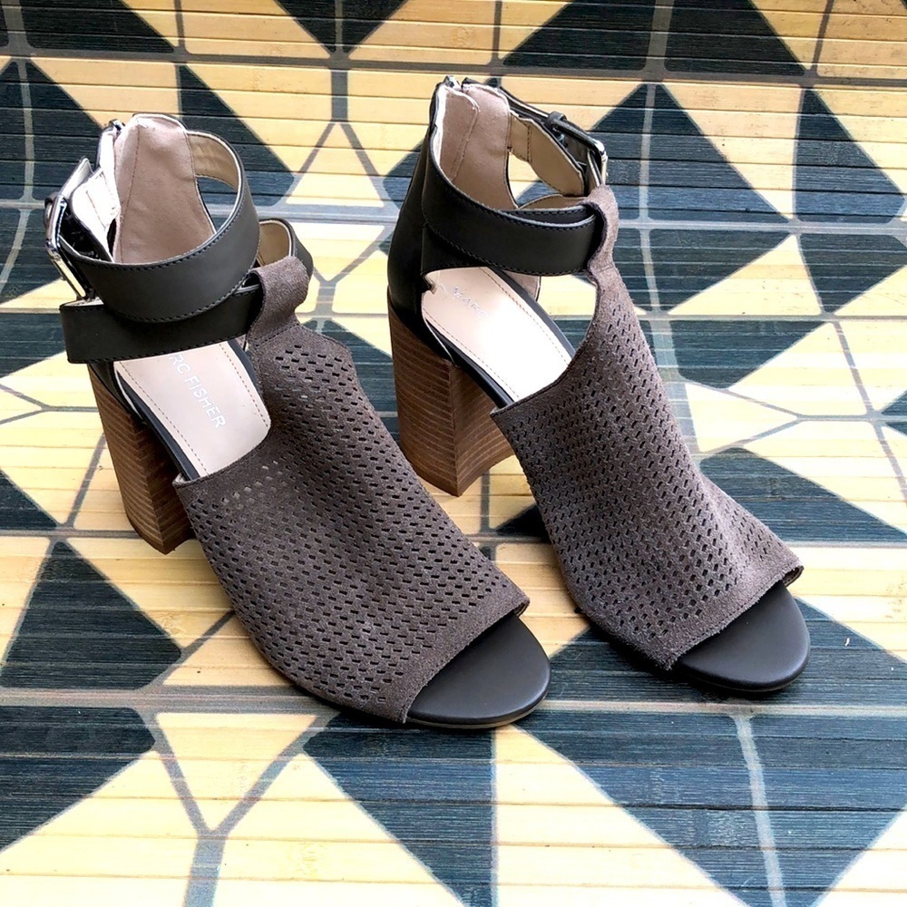 Marc Fisher Block Heel Open Toed Shoe Size 10m - image 1